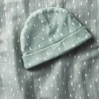 Hospital Muslin Swaddle And Hat Gift Set - 2ct - Green - Cloud Island™ 2 Hospital Muslin Swaddle And Hat Gift Set - 2ct - Green - Cloud Island™ - Image 2