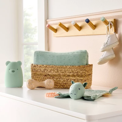 Rayon From Bamboo Jersey Quilted Blanket - Dashes - Green - Cloud Island™ 1 Rayon From Bamboo Jersey Quilted Blanket - Dashes - Green - Cloud Island™